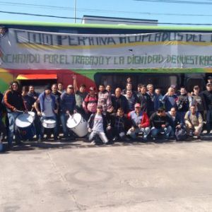 los trabajadores de la ex Petinari celebran la expropiación